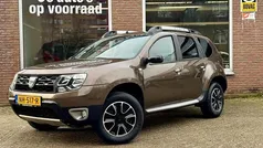 Bruin Gebruikt 2017 Dacia Duster Black Shadow SUV | € 10.950 (Eerlijke prijs)