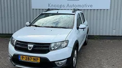 Gebruikt 2015 Dacia Sandero Lauréate Hatchback | € 7.245 (Eerlijke prijs)