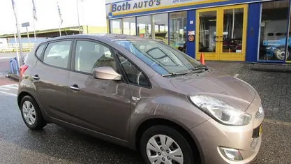 Bruin (metallic) Gebruikt 2011 Hyundai ix20 Hatchback | € 5.950 (Eerlijke prijs)