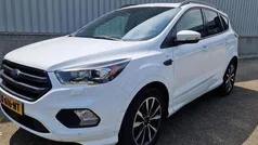 Wit Gebruikt 2017 Ford Kuga ST-Line SUV | € 11.950 (Eerlijke prijs)