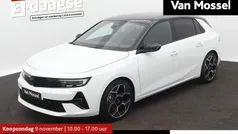 Wit Gebruikt 2024 Opel Astra Ultimate Hatchback | € 37.900 (Goede deal)