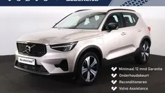 Grijs, metallic lak Gebruikt 2022 Volvo XC40 Plus SUV | € 37.900 (Goede deal)