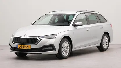 Grijs Gebruikt 2021 Skoda Octavia Business Line Stationwagen | € 18.400 (Eerlijke prijs)
