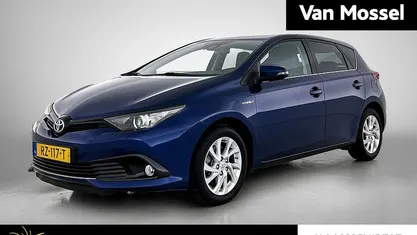 Blauw Gebruikt 2018 Toyota Auris Hybrid Hatchback | € 17.900 (Eerlijke prijs)