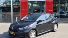 Zwart Gebruikt 2022 Toyota Yaris Active Hatchback | € 17.890 (Eerlijke prijs)