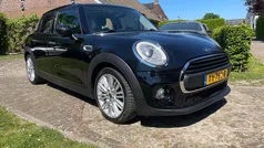 Zwart Gebruikt 2015 Mini Cooper Business Hatchback | € 11.950 (Eerlijke prijs)