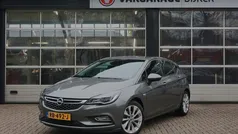 Grijs Gebruikt 2017 Opel Astra Innovation Hatchback | € 11.950 (Eerlijke prijs)
