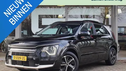Zwart Gebruikt 2023 Kia Niro SUV | € 28.405 (Eerlijke prijs)