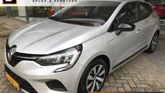 Gebruikt 2023 Renault Clio V Equilibre Hatchback | € 15.250 (Eerlijke prijs)