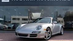 Grijs, metallic lak Gebruikt 2005 Porsche 911 Carrera Coupé | € 36.940 (Goede deal)