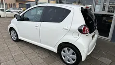 Wit Gebruikt 2011 Toyota Aygo Cool Hatchback | € 3.550 (Eerlijke prijs)