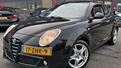 Zwart (metallic) Gebruikt 2012 Alfa Romeo MiTo Distinctive Hatchback | € 3.499 (Eerlijke prijs)