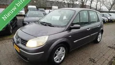 Grijs Gebruikt 2004 Renault Scénic II Dynamique MPV | € 1.799 (Eerlijke prijs)