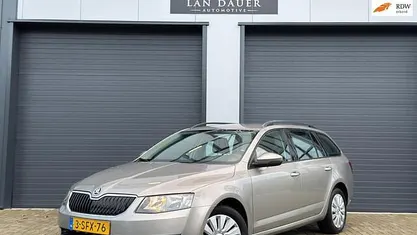 Beige Gebruikt 2013 Skoda Octavia Stationwagen | € 7.250 (Eerlijke prijs)