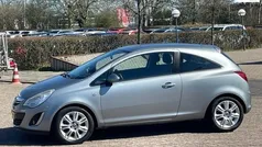 Grijs, metallic lak Gebruikt 2011 Opel Corsa Selection Hatchback | € 3.750 (Duur)
