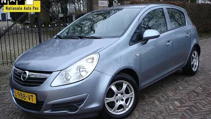 Grijs Occasion 2008 Opel Corsa Essentia Hatchback | € 2.649 (Eerlijke prijs)