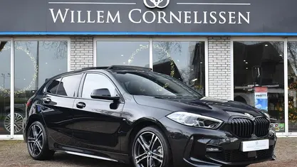 Zwart Gebruikt 2024 BMW 118 M Sport Hatchback | € 33.950 (Eerlijke prijs)