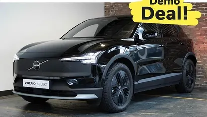 Zwart Occasion 2025 Volvo EX30 CC Performance SUV | € 48.750 (Eerlijke prijs)