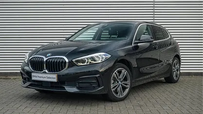 Gebruikt 2023 BMW 118 Sport Line Hatchback | € 25.350 (Eerlijke prijs)