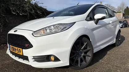 Occasion 2015 Ford Fiesta ST Hatchback | € 10.450 (Eerlijke prijs)