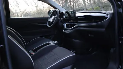 Zwart (metallic) Occasion 2023 Fiat 500e Urban Hatchback | € 16.400 (Goede deal)