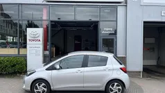 Grijs Gebruikt 2016 Toyota Yaris Hybrid Trend Hatchback | € 9.995 (Eerlijke prijs)