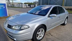 Grijs Gebruikt 2006 Renault Laguna II Hatchback | € 899 (Eerlijke prijs)
