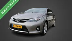 Bruin Gebruikt 2014 Toyota Auris Hatchback | € 10.950 (Eerlijke prijs)