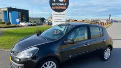 Zwart Gebruikt 2009 Renault Clio II Dynamique Hatchback | € 2.495 (Eerlijke prijs)