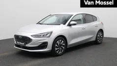 Grijs Gebruikt 2023 Ford Focus Titanium Hatchback | € 21.900 (Eerlijke prijs)