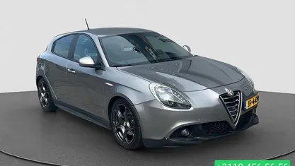 Grijs Gebruikt 2016 Alfa Romeo Giulietta Quadrifoglio Verde Hatchback | € 15.440 (Eerlijke prijs)