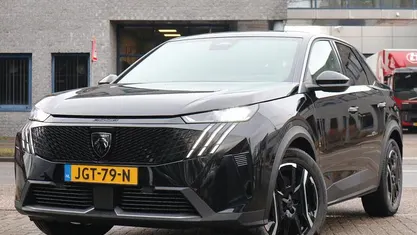 Occasion 2025 Peugeot e-3008 Allure SUV | € 35.945 (Eerlijke prijs)