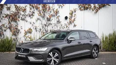 Gebruikt 2022 Volvo V60 Momentum Stationwagen | € 30.194 (Eerlijke prijs)
