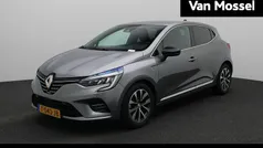 Grijs Gebruikt 2023 Renault Clio V Techno Hatchback | € 18.935 (Eerlijke prijs)