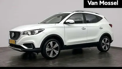 Gebruikt 2020 MG ZS Luxury Sedan | € 13.444 (Eerlijke prijs)