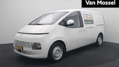 Zwart Nieuw 2024 Hyundai Staria Van | € 25.840 (Eerlijke prijs)