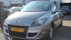 Bruin Gebruikt 2011 Renault Scénic III Dynamique MPV | € 8.450 (Eerlijke prijs)