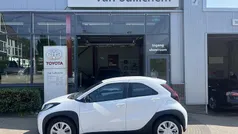 Gebruikt 2024 Toyota Aygo Play Hatchback | € 17.500 (Eerlijke prijs)