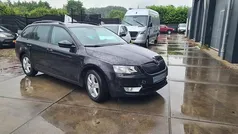 Zwart Gebruikt 2016 Skoda Octavia Stationwagen | € 3.499 (Super prijs)