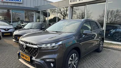 Grijs Gebruikt 2025 Suzuki SX4 S-Cross Style SUV | € 30.950 (Eerlijke prijs)