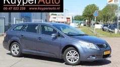 Blauw, metallic lak Gebruikt 2010 Toyota Avensis Business Edition Stationwagen | € 5.450 (Eerlijke prijs)
