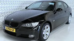 Zwart Gebruikt 2008 BMW 320 Coupé | € 5.999 (Eerlijke prijs)