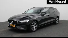 Zwart Gebruikt 2021 Volvo V60 Momentum Stationwagen | € 27.400 (Super prijs)
