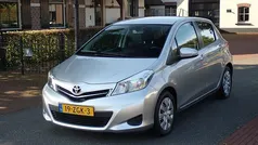 Grijs Gebruikt 2012 Toyota Yaris Hatchback | € 9.900 (Eerlijke prijs)
