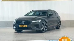 Grijs, metallic lak Gebruikt 2022 Volvo V60 R-Design Stationwagen | € 24.450 (Goede deal)