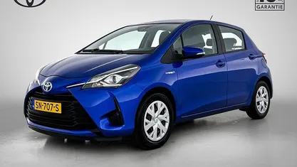 Blauw Occasion 2018 Toyota Yaris Hybrid Hatchback | € 15.450 (Goede deal)