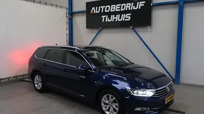 Blauw Gebruikt 2019 VW Passat Comfortline Stationwagen | € 14.950 (Eerlijke prijs)