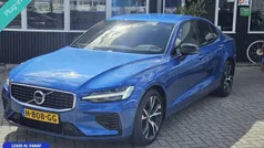Blauw Gebruikt 2020 Volvo S60 R-Design Sedan | € 30.950 (Eerlijke prijs)