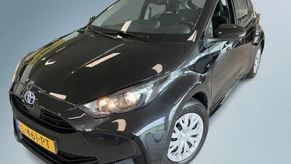 Occasion Toyota Yaris Hybrid Active 80 PK (58 kW) 2021 Zwart (metallic) Hatchback