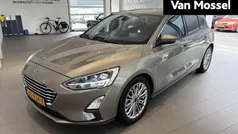 Grijs Gebruikt 2019 Ford Focus Business Edition Hatchback | € 15.945 (Eerlijke prijs)